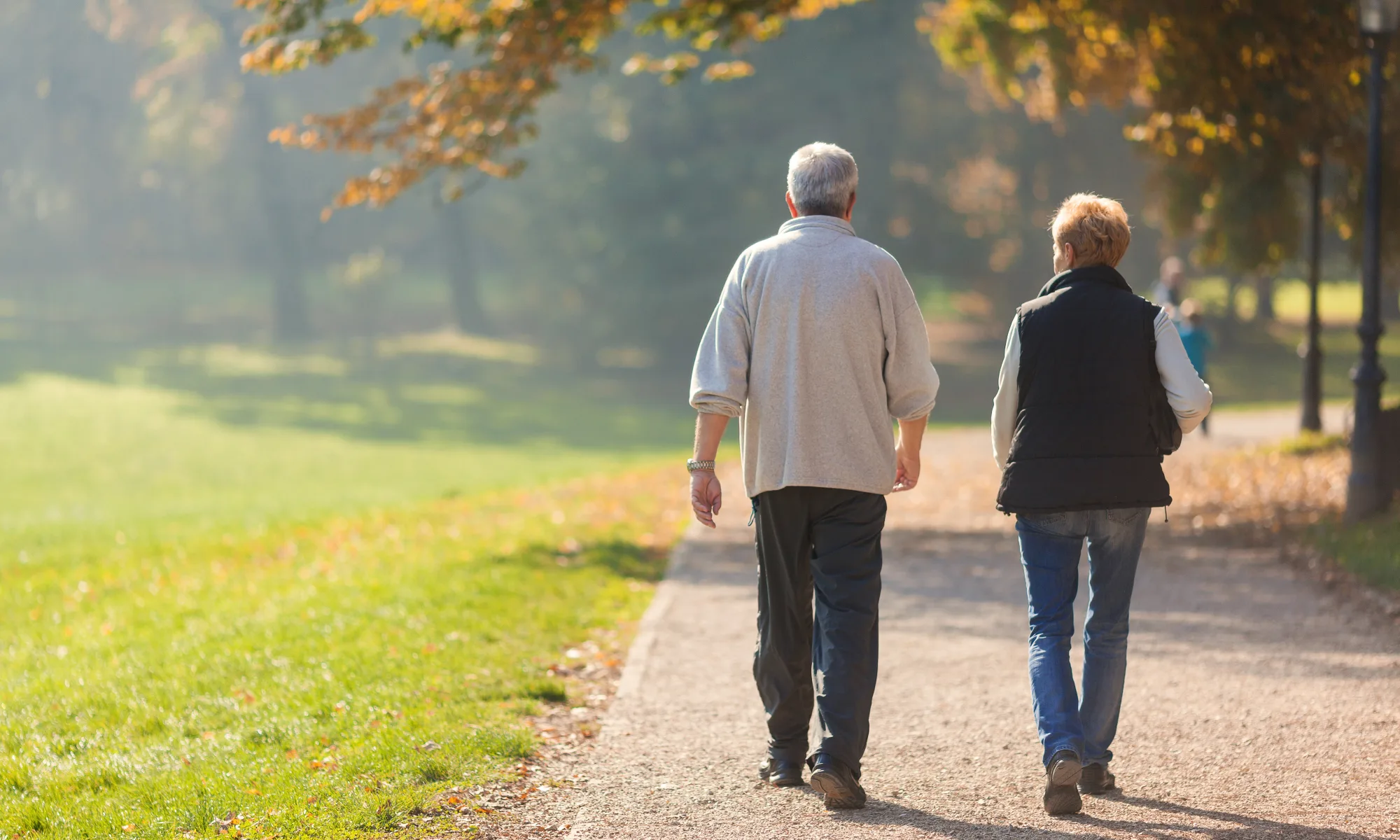 高齢者になると起こることは？今日からできる対策と膝の違和感について
