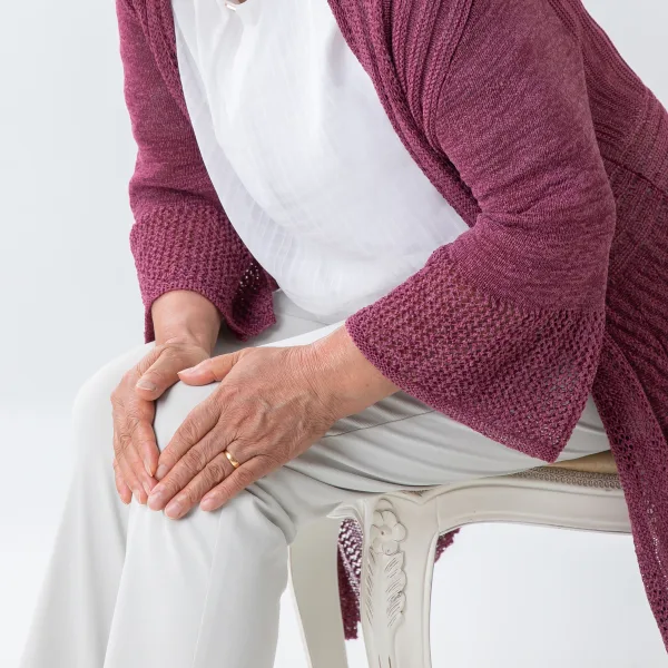 膝の違和感の原因と日常でできる対策を解説