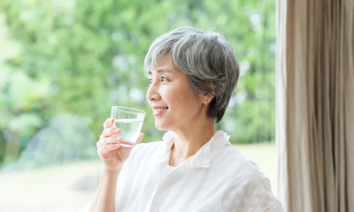 水分補給を忘れない7つのコツ｜習慣化のポイントと1日の目安量を解説